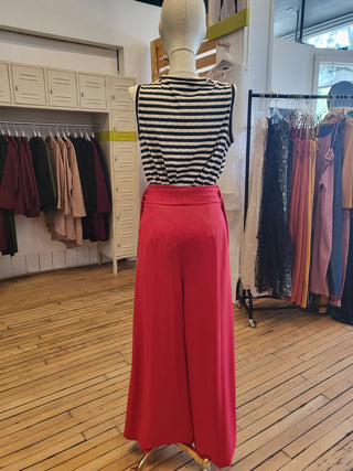 Flat Waisted Wide-Leg Pants