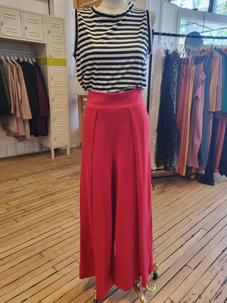 Flat Waisted Wide-Leg Pants